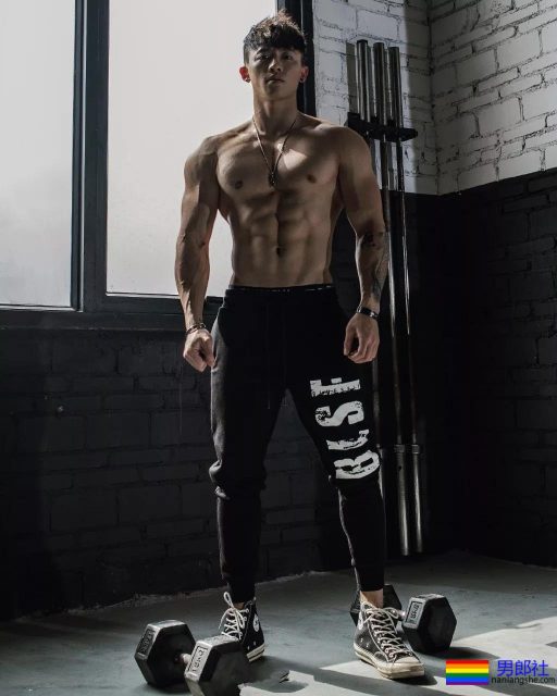 体育生小奶狗动不动就爱脱身材爽到爆!! - 51虹马 体育生小奶狗动不动就爱脱身材爽到爆!! - 51虹马