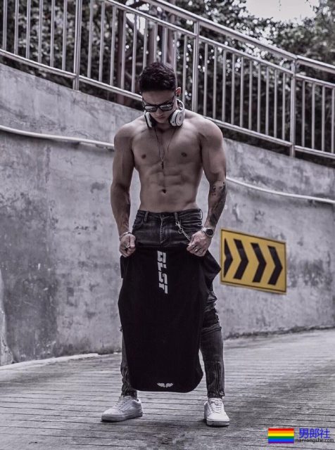 体育生小奶狗动不动就爱脱身材爽到爆!! - 51虹马 体育生小奶狗动不动就爱脱身材爽到爆!! - 51虹马