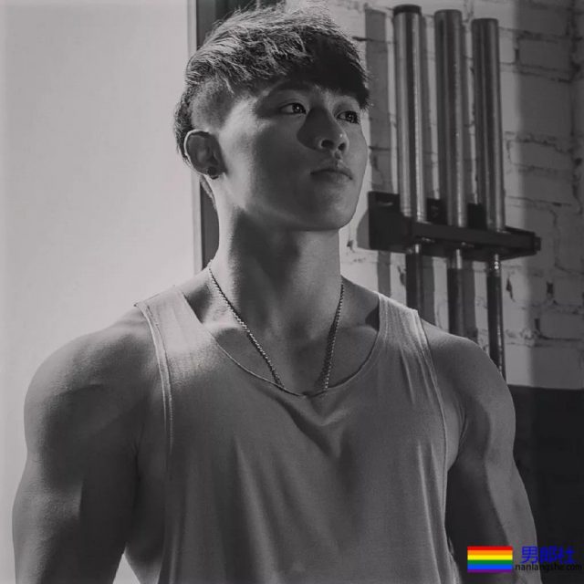 体育生小奶狗动不动就爱脱身材爽到爆!! - 51虹马 体育生小奶狗动不动就爱脱身材爽到爆!! - 51虹马