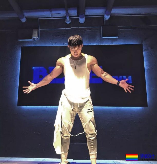 体育生小奶狗动不动就爱脱身材爽到爆!! - 51虹马 体育生小奶狗动不动就爱脱身材爽到爆!! - 51虹马