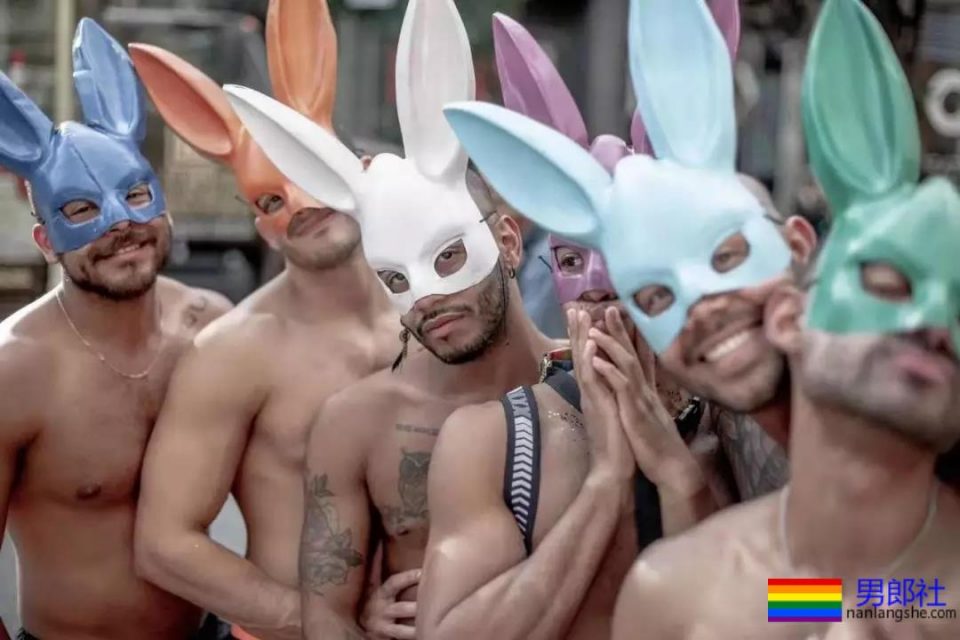 努力多年后,我终于释怀了自己的性取向 - 51虹马 努力多年后,我终于释怀了自己的性取向 - 51虹马