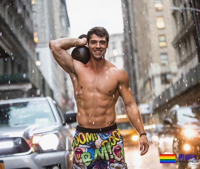 CrossFit体能大赛名将出柜 - 51虹马