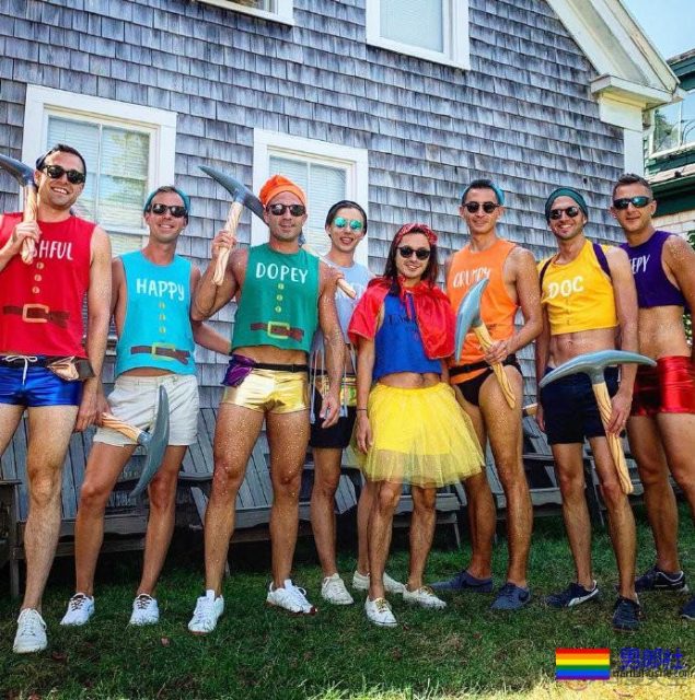 这个只有3千人的小镇，一下子来了9万个LGBT - 51虹马