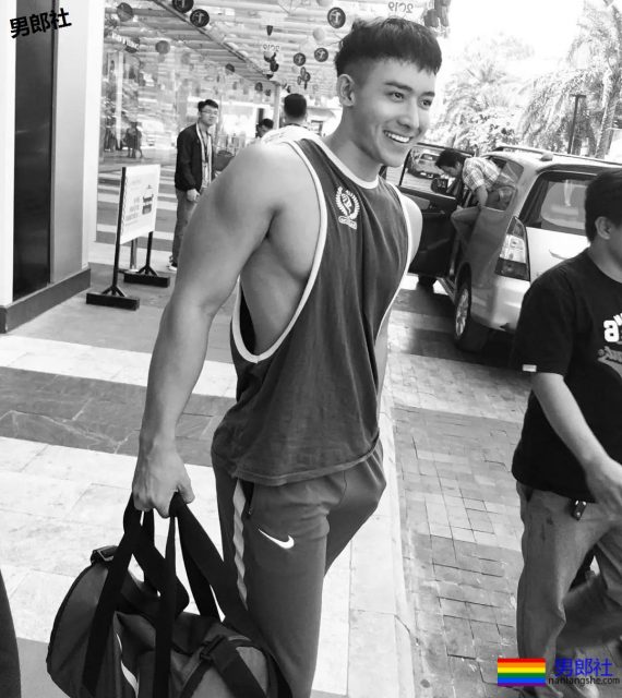 越南小哥身材好到爆炸,性感翘臀圆润有弹性 - 51虹马 越南小哥身材好到爆炸,性感翘臀圆润有弹性 - 51虹马