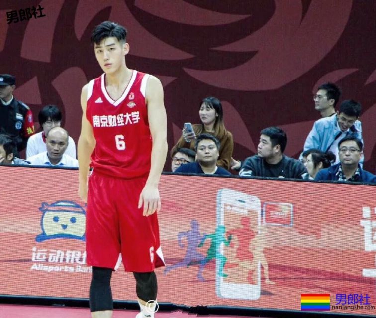 篮球体育生校草腿长2米，大鼻子腹肌小狼狗，味道一定不错！-51虹马