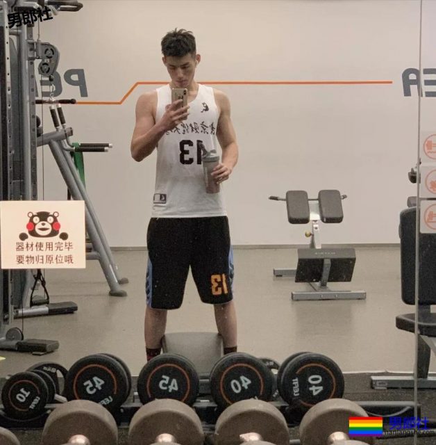 篮球体育生校草腿长2米,大鼻子腹肌小狼狗,味道一定不错! - 51虹马 篮球体育生校草腿长2米,大鼻子腹肌小狼狗,味道一定不错! - 51虹马