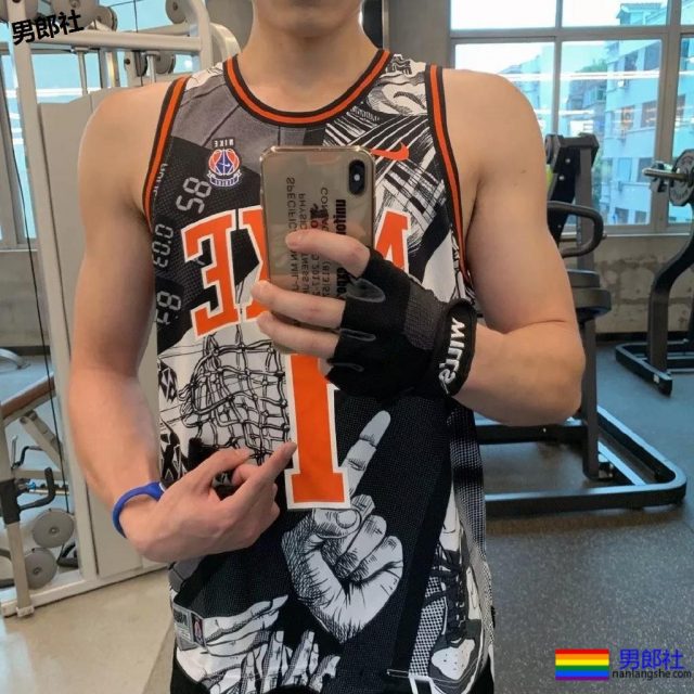 篮球体育生校草腿长2米,大鼻子腹肌小狼狗,味道一定不错! - 51虹马 篮球体育生校草腿长2米,大鼻子腹肌小狼狗,味道一定不错! - 51虹马