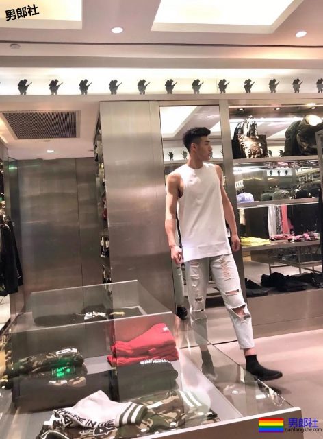 篮球体育生校草腿长2米,大鼻子腹肌小狼狗,味道一定不错! - 51虹马 篮球体育生校草腿长2米,大鼻子腹肌小狼狗,味道一定不错! - 51虹马