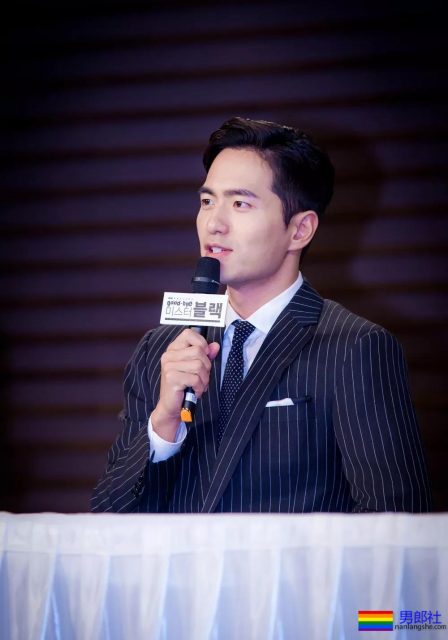 “爸爸型”男星被诉性暴力？留胡子穿正装超Man - 51虹马