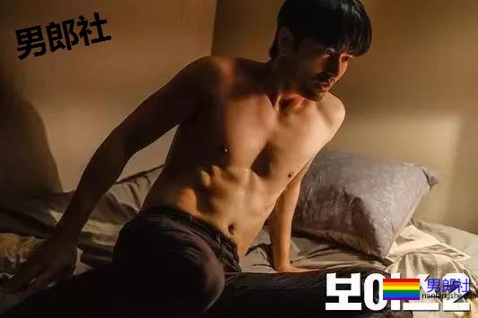 “爸爸型”男星被诉性暴力？留胡子穿正装超Man - 51虹马