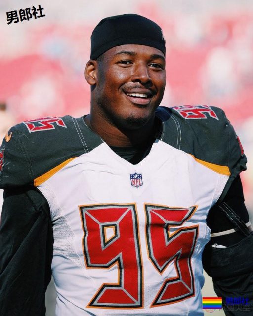 NFL球员和男友双双出柜 - 51虹马