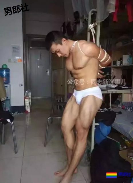 肌肉男宿舍被捆绑?真相竟是这样的!-51虹马