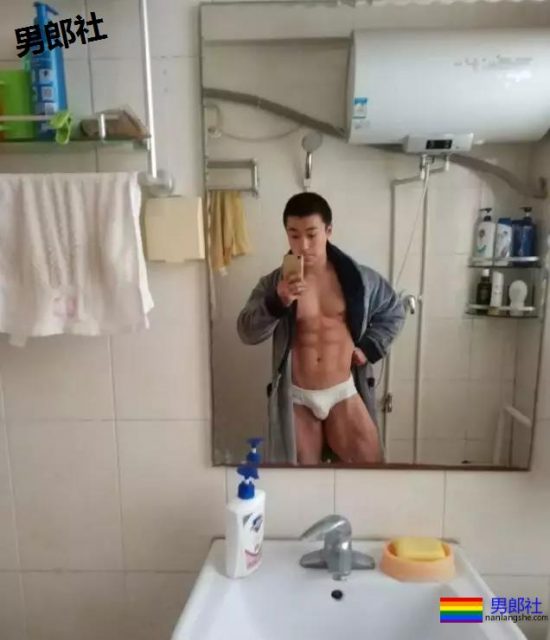 肌肉男宿舍被捆绑?真相竟是这样的! - 51虹马 肌肉男宿舍被捆绑?真相竟是这样的! - 51虹马