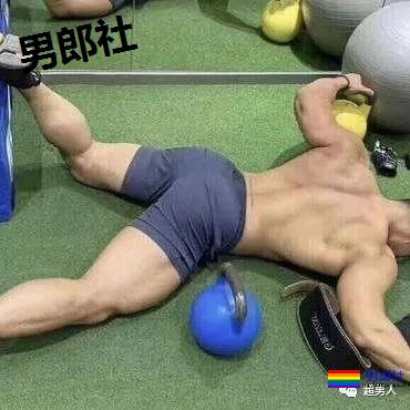 大胸肌，腱子肉小奶狗，这姿势让人充满幻想...... - 51虹马