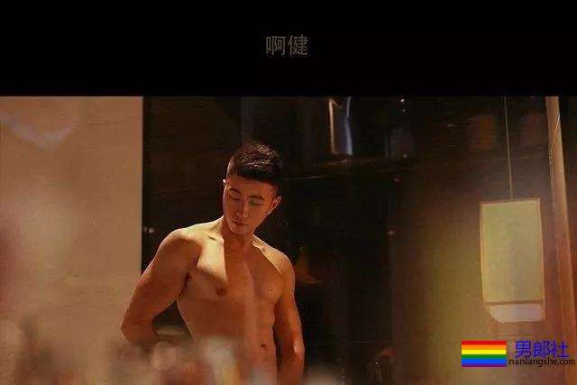 大胸肌，腱子肉小奶狗，这姿势让人充满幻想...... - 51虹马