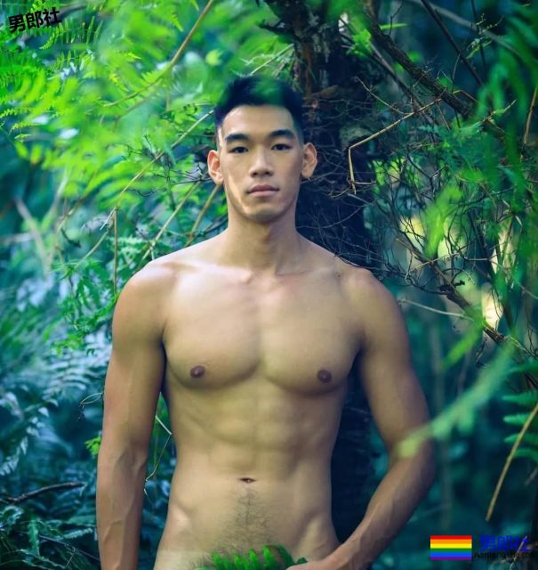 被带进山里拍写真后,他成了摄影师新宠,真人竟长这样 - 51虹马 被带进山里拍写真后,他成了摄影师新宠,真人竟长这样 - 51虹马