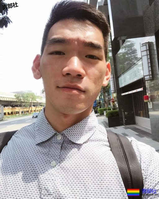 被带进山里拍写真后,他成了摄影师新宠,真人竟长这样 - 51虹马 被带进山里拍写真后,他成了摄影师新宠,真人竟长这样 - 51虹马