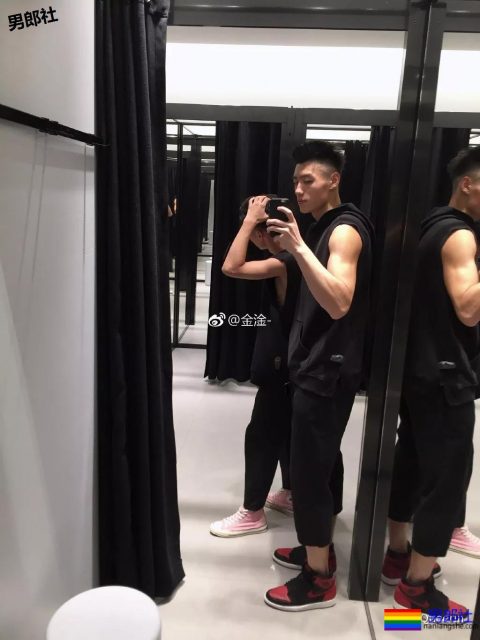 99年篮球长腿小哥也太可了吧！他会靠模特顺利出圈吗？ - 51虹马