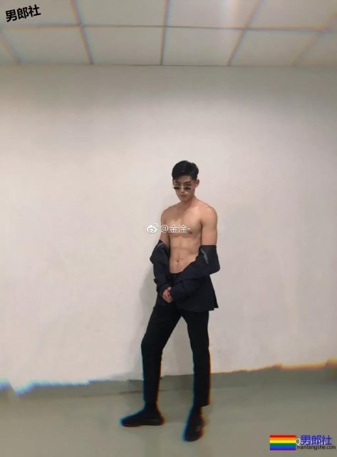 99年篮球长腿小哥也太可了吧！他会靠模特顺利出圈吗？ - 51虹马