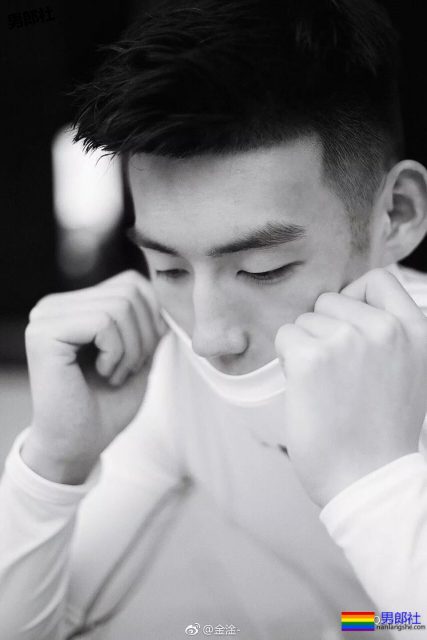 99年篮球长腿小哥也太可了吧！他会靠模特顺利出圈吗？ - 51虹马