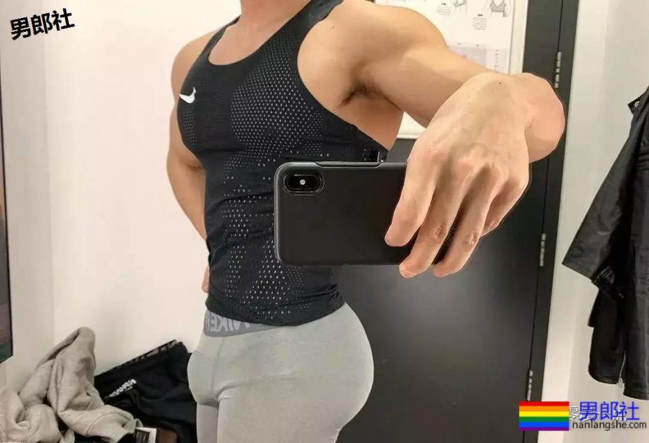 成都gay之都,开学的当晚学弟在宿舍两人一张床了。 - 51虹马 成都gay之都,开学的当晚学弟在宿舍两人一张床了。 - 51虹马