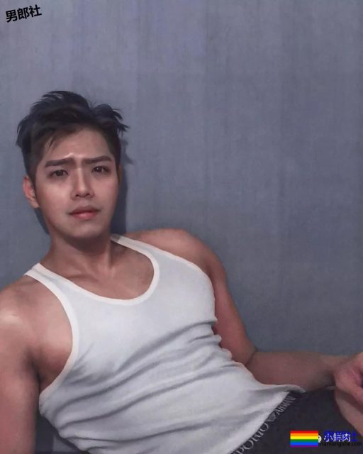 肌肉男侧乳装到底有多露？ - 51虹马