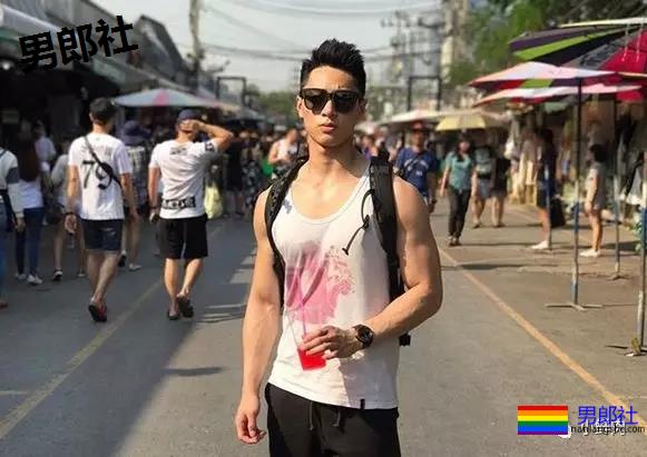 肌肉男侧乳装到底有多露？ - 51虹马