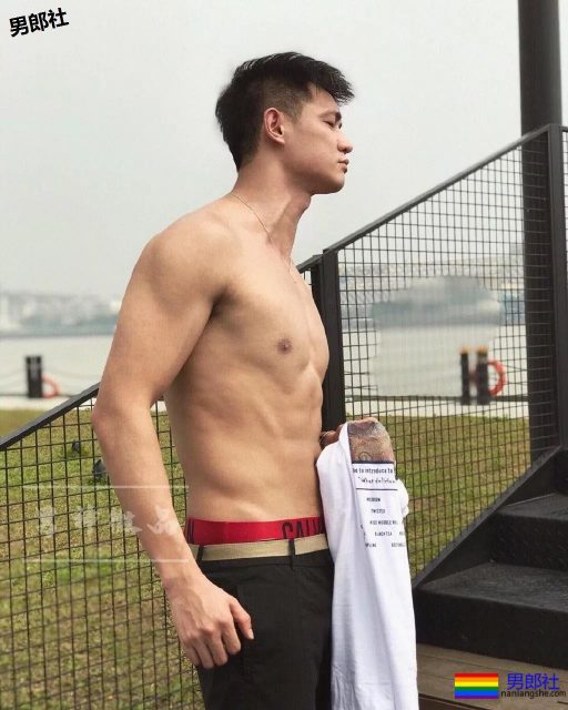190+CM.长腿巨胸“大男孩”，实力身材A爆了！ - 51虹马