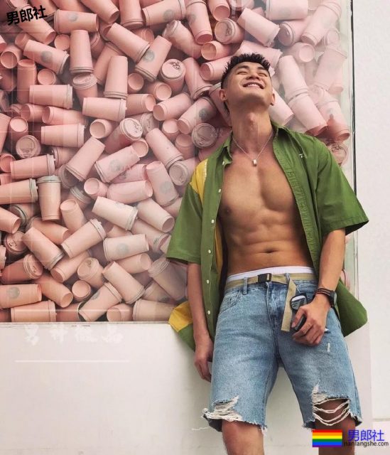 190+CM.长腿巨胸“大男孩”，实力身材A爆了！ - 51虹马