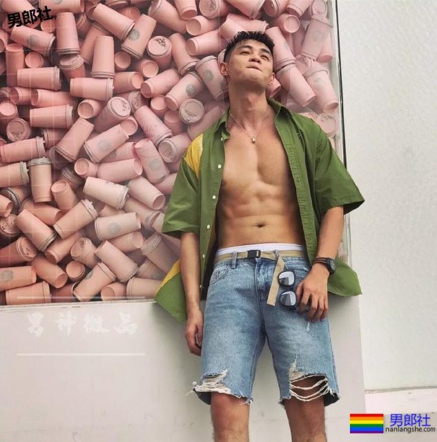 190+CM.长腿巨胸“大男孩”，实力身材A爆了！ - 51虹马