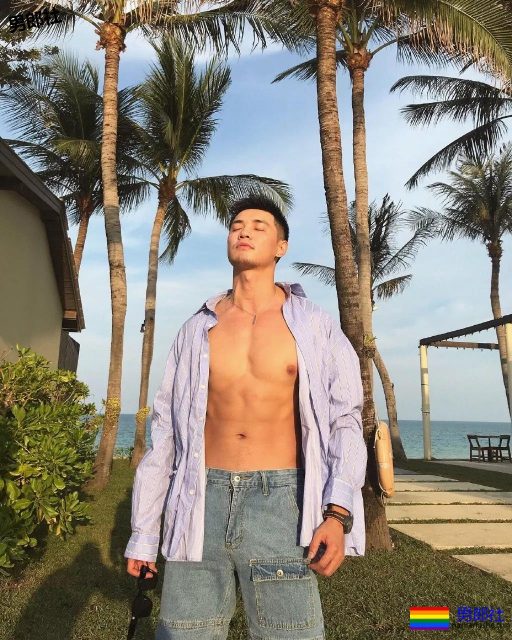 190+CM.长腿巨胸“大男孩”，实力身材A爆了！ - 51虹马