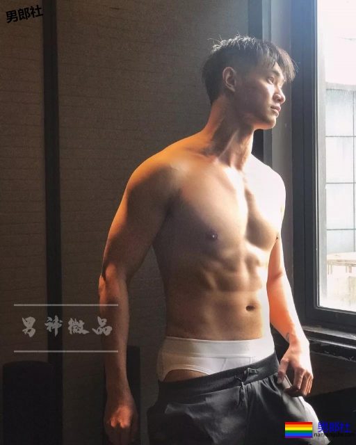 190+CM.长腿巨胸“大男孩”，实力身材A爆了！ - 51虹马