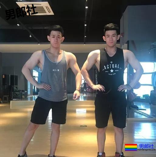 双胞胎兄弟为上位竟争风吃醋你更想要那一款 - 51虹马 双胞胎兄弟为上位竟争风吃醋你更想要那一款 - 51虹马