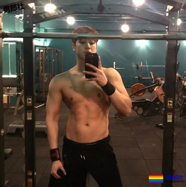 韩国男模照片与真实身材对比，这画风.... - 51虹马