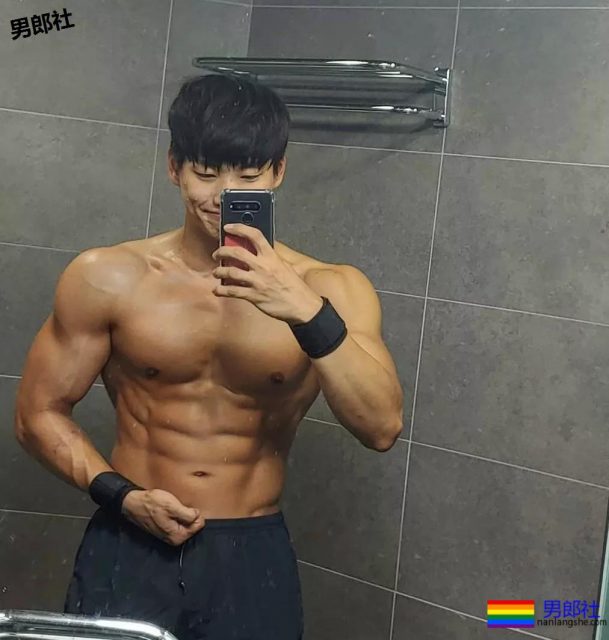 韩国男模照片与真实身材对比，这画风.... - 51虹马