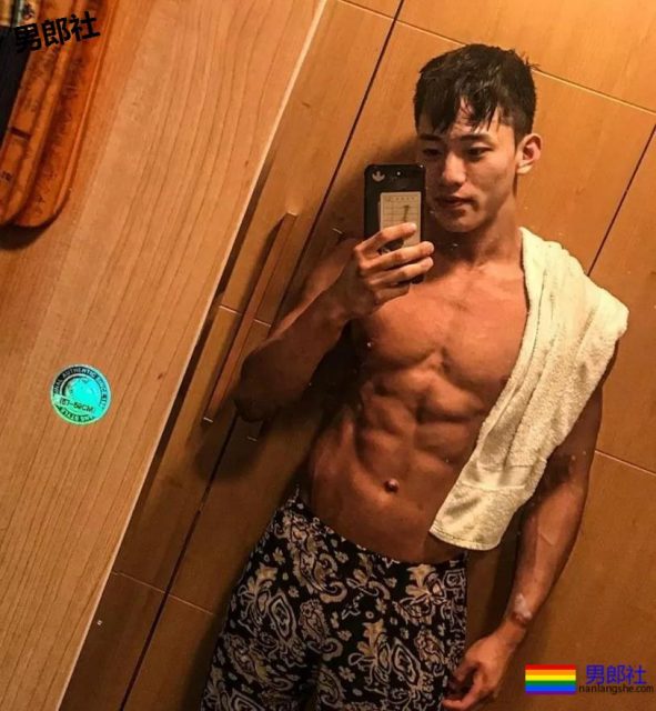 韩国男模照片与真实身材对比，这画风.... - 51虹马