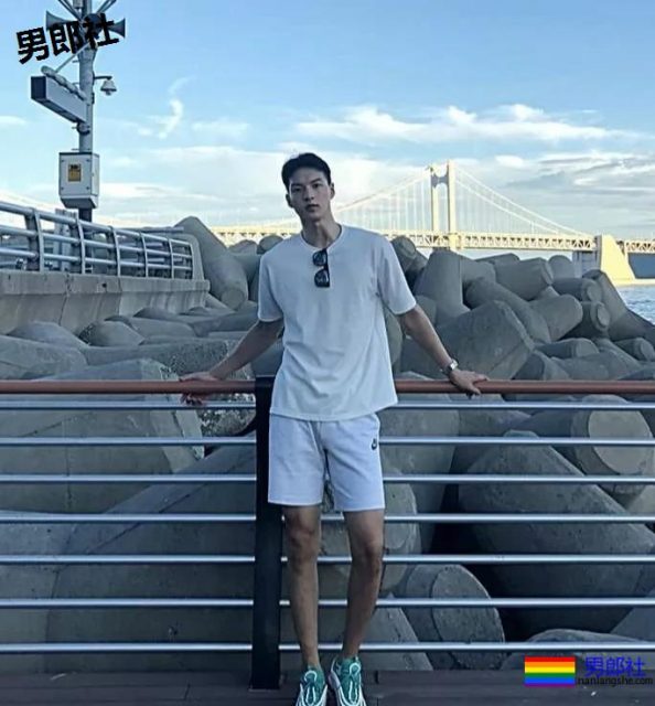 韩国男模照片与真实身材对比，这画风.... - 51虹马