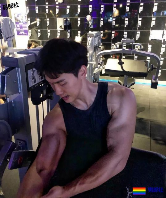 韩国男模照片与真实身材对比，这画风.... - 51虹马