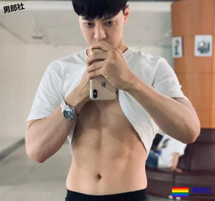 韩国男模照片与真实身材对比，这画风.... - 51虹马