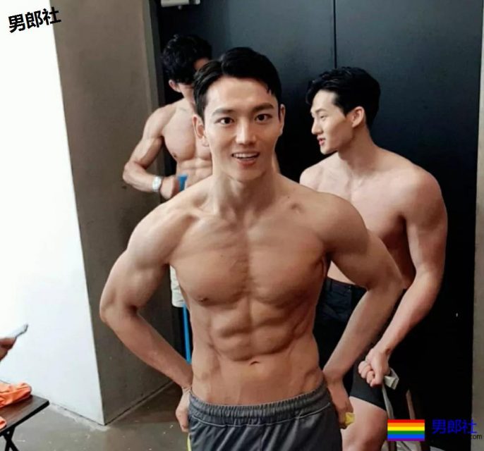 韩国男模照片与真实身材对比，这画风.... - 51虹马