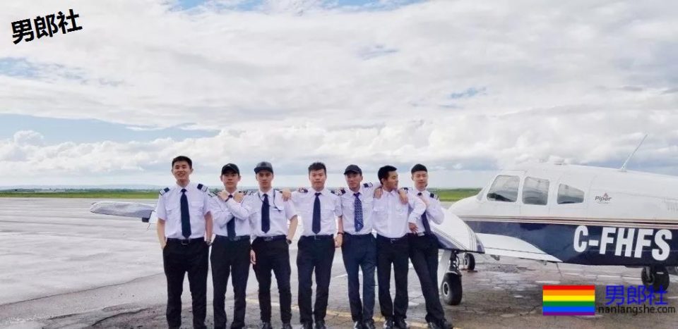 97年的寸头飞行员，脱掉制服胸毛Man爆了！ - 51虹马