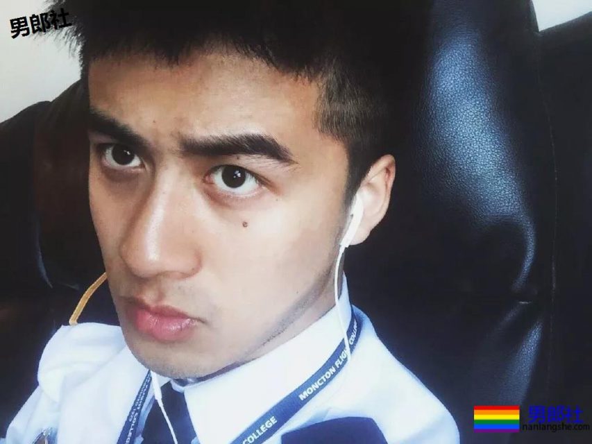 97年的寸头飞行员，脱掉制服胸毛Man爆了！ - 51虹马