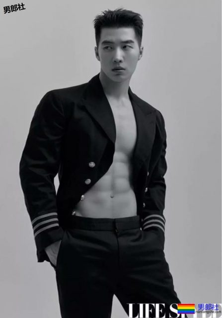 大鼻子韩国名媛只穿平角裤搂樊野入怀？ - 51虹马