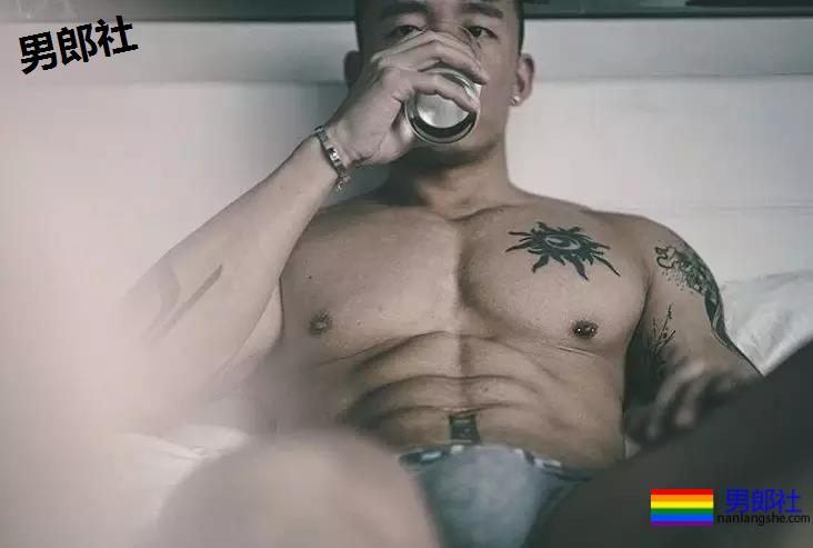 国民老公前凸后翘!大胸翘臀撩的人不要不要的,拍这种写真真的过分! - 51虹马 国民老公前凸后翘!大胸翘臀撩的人不要不要的,拍这种写真真的过分! - 51虹马