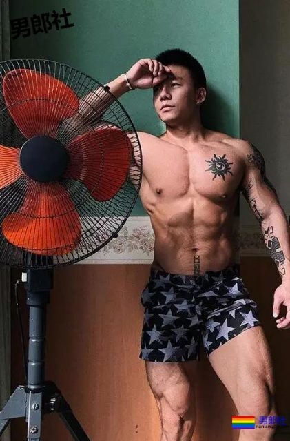 国民老公前凸后翘!大胸翘臀撩的人不要不要的,拍这种写真真的过分! - 51虹马 国民老公前凸后翘!大胸翘臀撩的人不要不要的,拍这种写真真的过分! - 51虹马