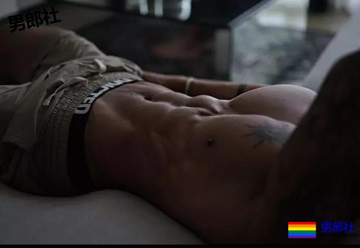 国民老公前凸后翘!大胸翘臀撩的人不要不要的,拍这种写真真的过分! - 51虹马 国民老公前凸后翘!大胸翘臀撩的人不要不要的,拍这种写真真的过分! - 51虹马