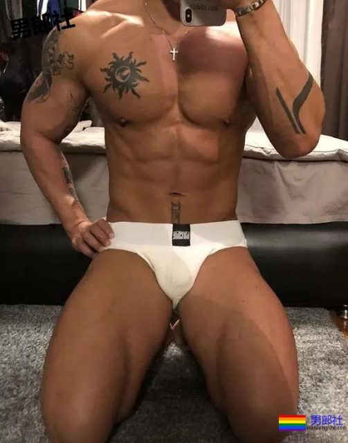 国民老公前凸后翘!大胸翘臀撩的人不要不要的,拍这种写真真的过分! - 51虹马 国民老公前凸后翘!大胸翘臀撩的人不要不要的,拍这种写真真的过分! - 51虹马