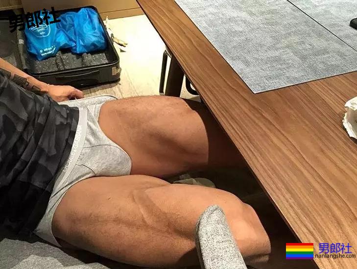 国民老公前凸后翘!大胸翘臀撩的人不要不要的,拍这种写真真的过分! - 51虹马 国民老公前凸后翘!大胸翘臀撩的人不要不要的,拍这种写真真的过分! - 51虹马