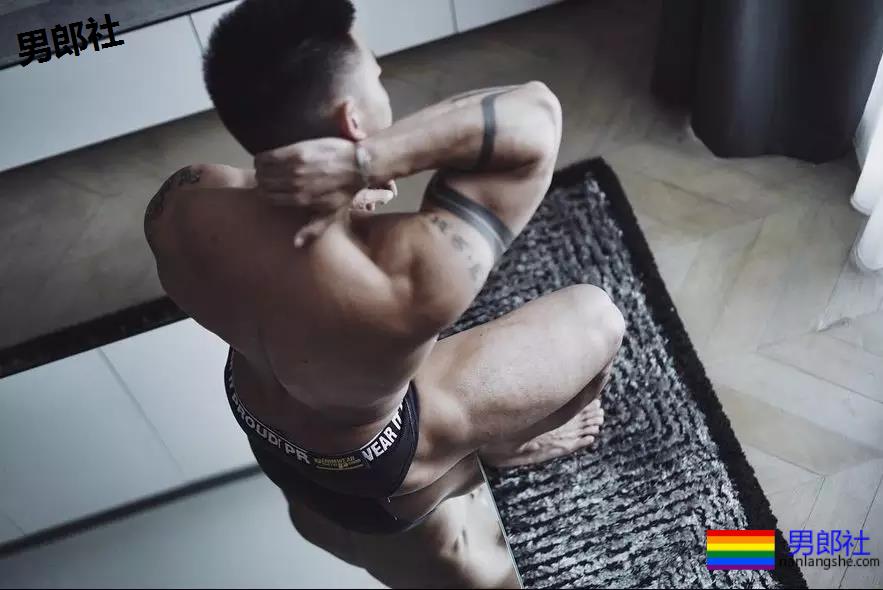 国民老公前凸后翘!大胸翘臀撩的人不要不要的,拍这种写真真的过分! - 51虹马 国民老公前凸后翘!大胸翘臀撩的人不要不要的,拍这种写真真的过分! - 51虹马