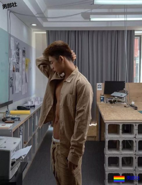 并且他俩还非常甜 经常在社交平台上花式晒狗粮 - 51虹马